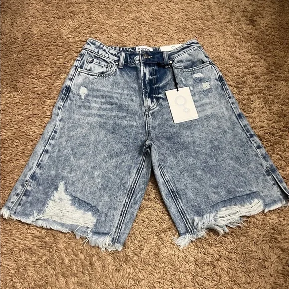 Light Distressed Bermuda Shorts - Picture 4 of 11